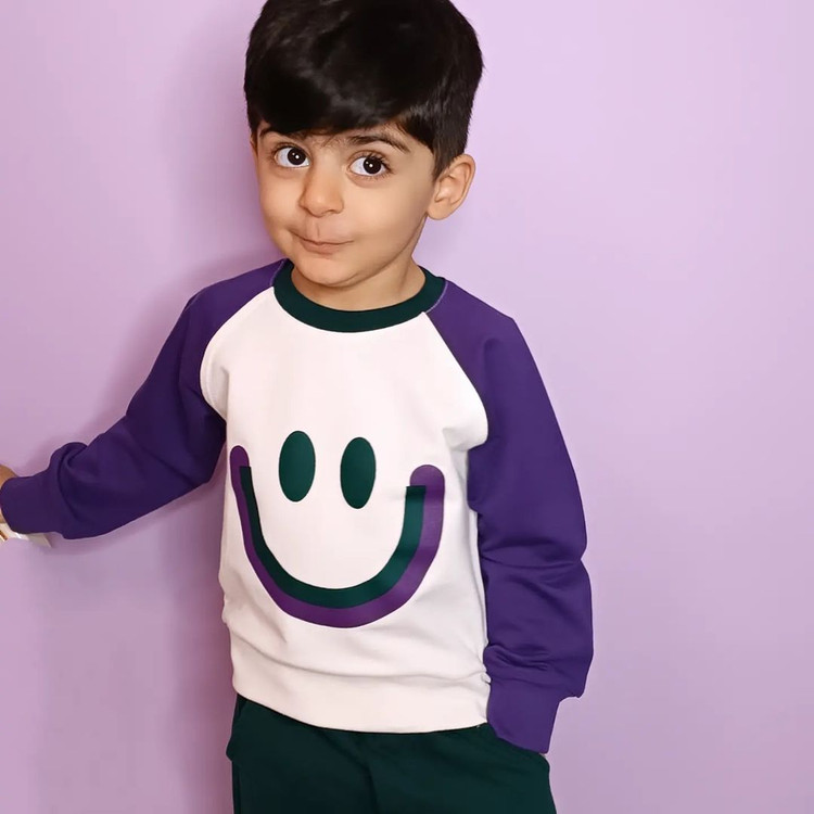 ست بلوز و شلوار دخترانه پسرانه طرح استیکر لبخند جنس نخ پنبه درجه1