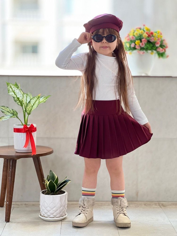 ست ۳ تیکه بلوز دامن دخترانه طرح پلیسه و کلاه برت جنس نخ پنبه درجه ۱ مینیمال اروپایی